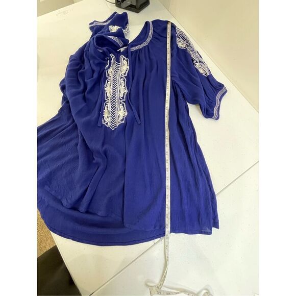 Catherine’s women’s blouse 2X royal blue embroidered - Picture 4 of 5